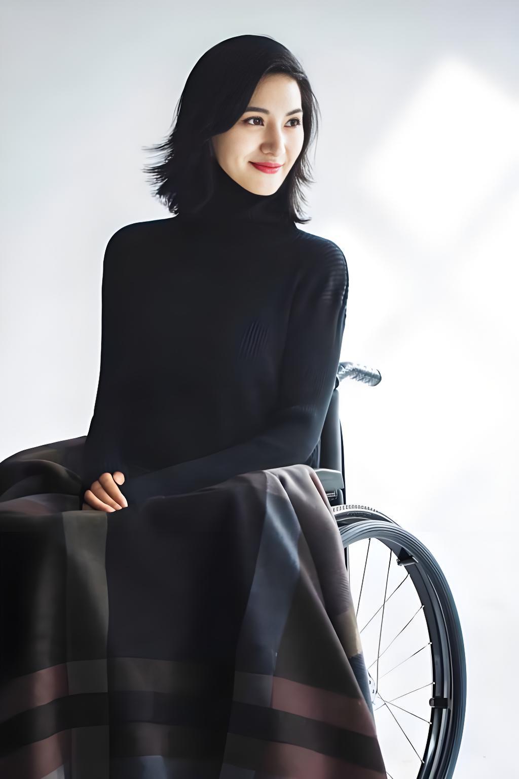 湖南卫视主持人梁艺瘫痪20多年，她公开征婚，只提出一个简单条件：能帮忙推轮椅就够