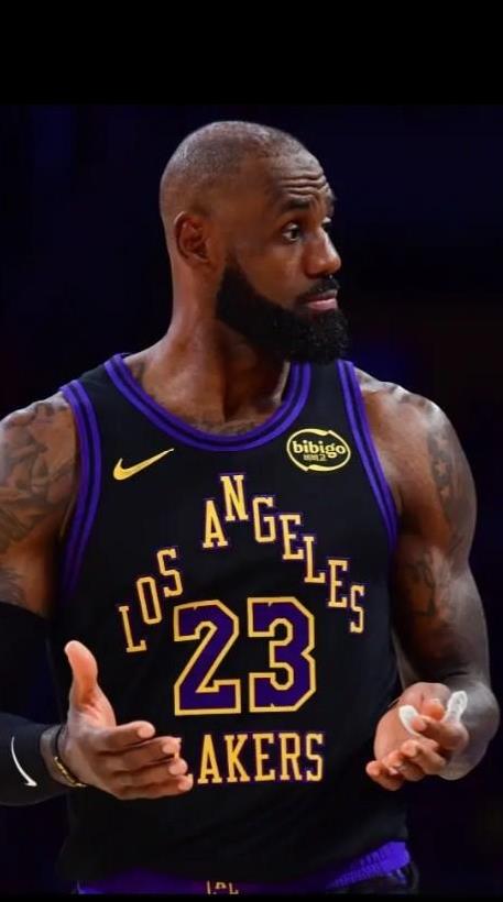 技术论？詹姆斯历史双榜成就打肿黑子的嘴黑子们总叫嚣詹姆斯“没技术”，可他如今成