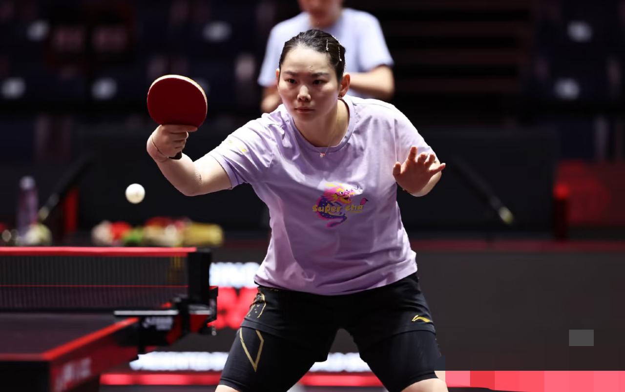 新加坡大满贯何卓佳3:1叶伊恬晋级32强2月23日，WTT新加坡大满贯女单