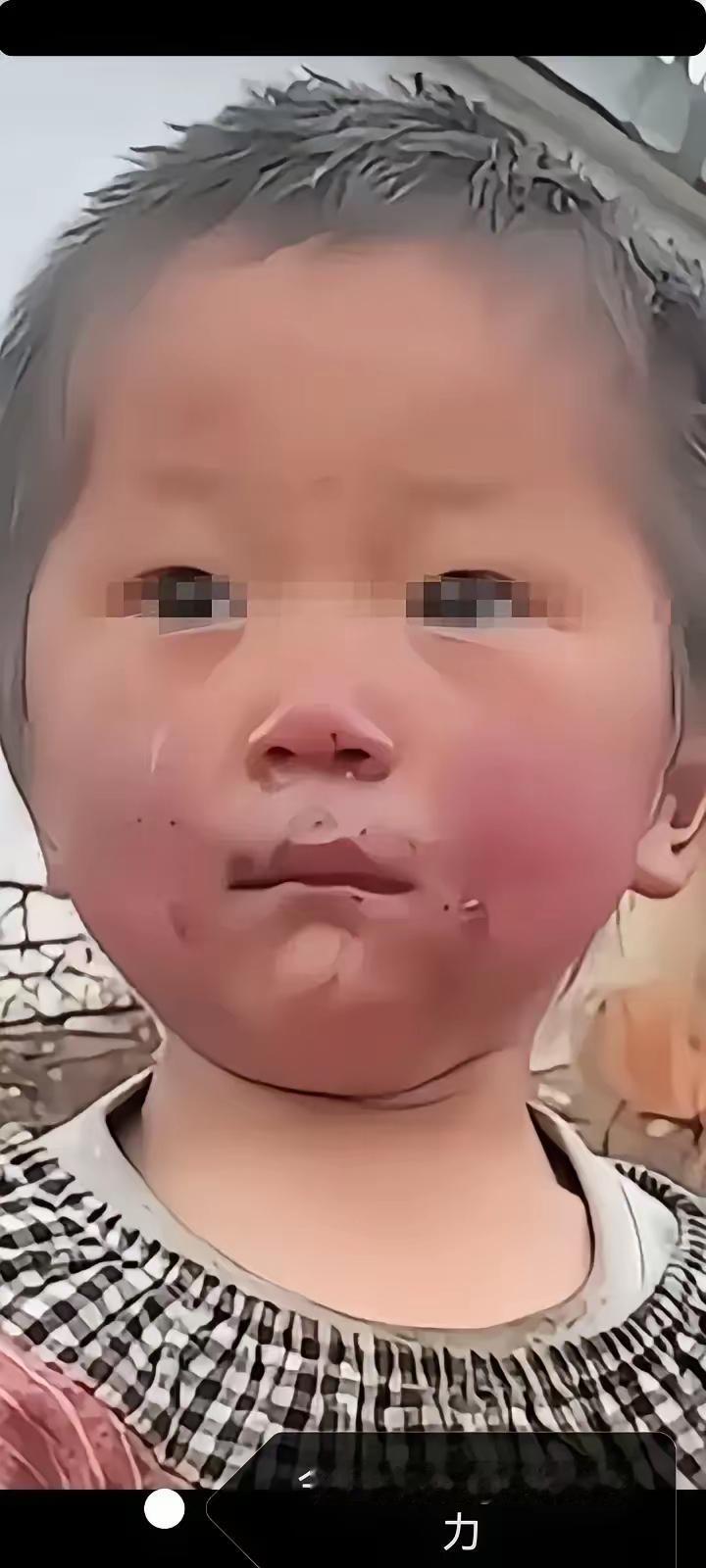 泪酸，可怜的男娃，才三岁，爸妈意外离世，呆呆蒙蒙无叻的孩子跟着姑姑过，一看不到爸