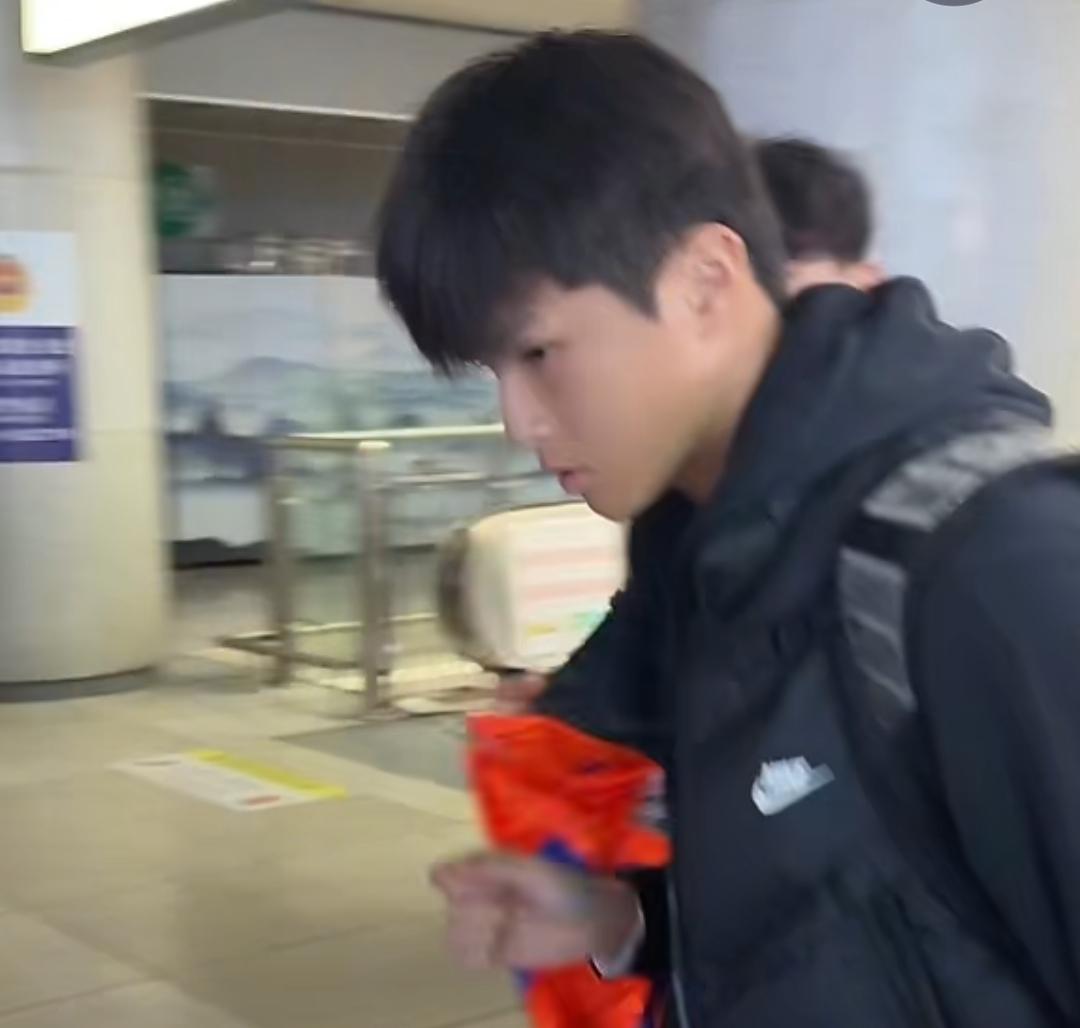 泰山队9号下午5点从济南坐高铁前往郑州，备战中超第五轮客场踢河南队的比赛，根据现