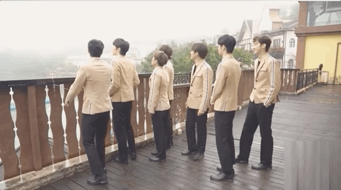 蘑菇屋的大通铺梦回创造营谁为这波回忆杀破防？创造营的并肩追梦与蘑菇屋烟火气，永