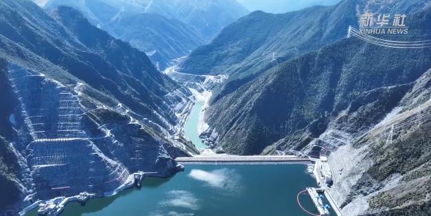 美国彻底难受了，中国直接隐藏17年，砸下664亿，在川藏默默干成了一件让世界