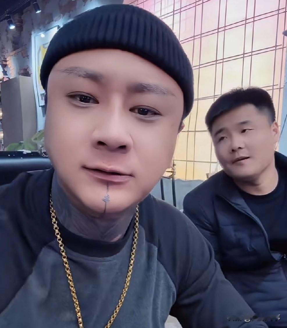 方丈为“仙磊”撕x事件生气憋火！今晚方丈直播时提到“仙磊”事件，