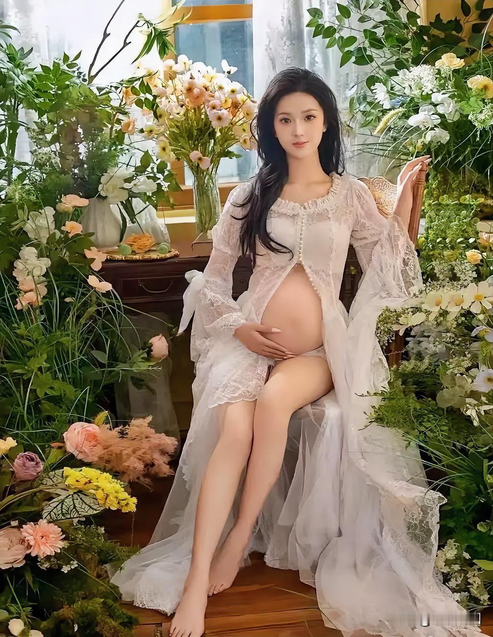 温柔孕照，花海中的期待与美好