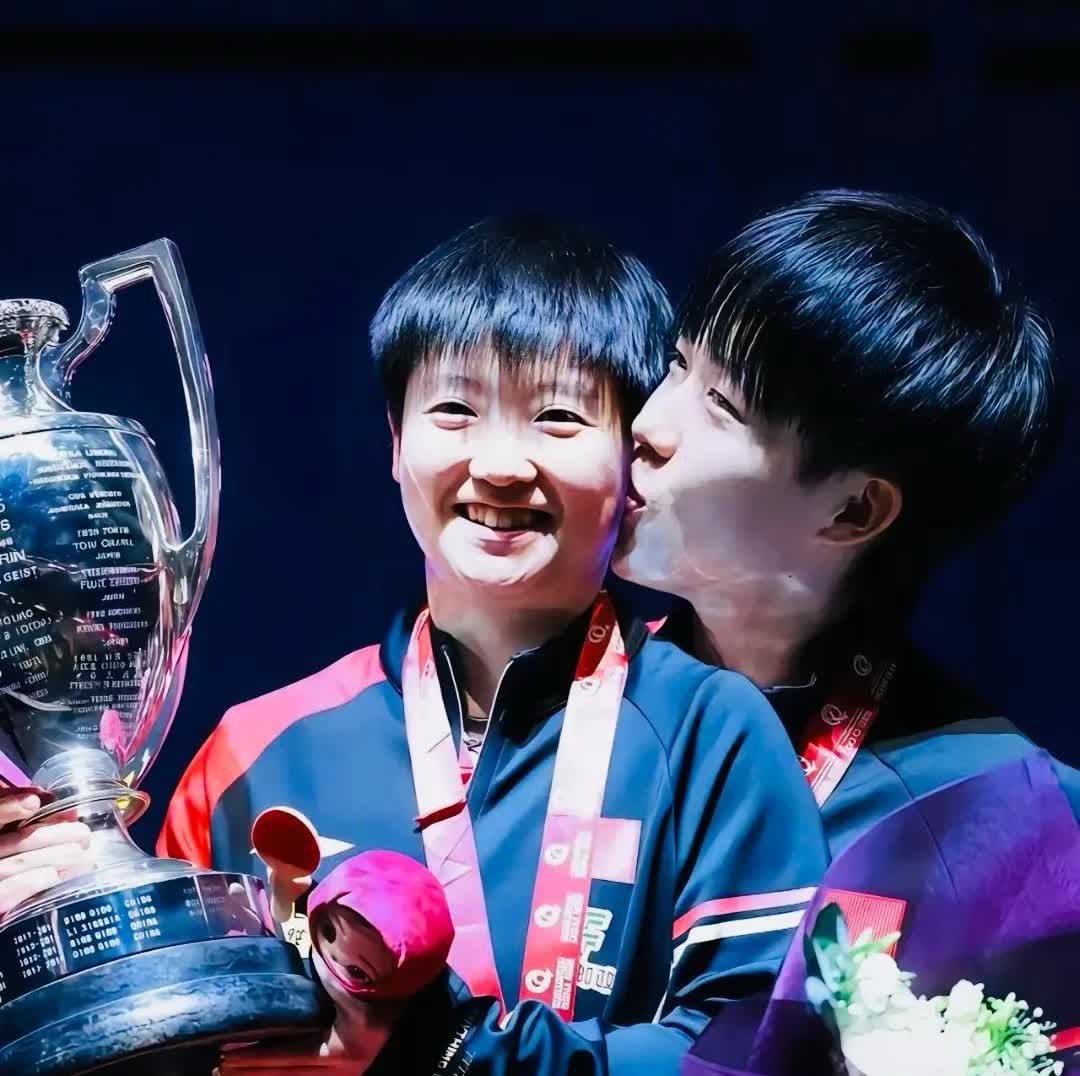 他俩比谁都明白他俩的粉丝们想看什么，可他俩就是给你们一个若即若离的感觉，现在明白