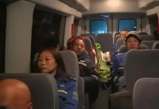 人家花自己的钱做了自己觉得对的事，没伤天没害理，有些人急啥？一不留神就要跳车