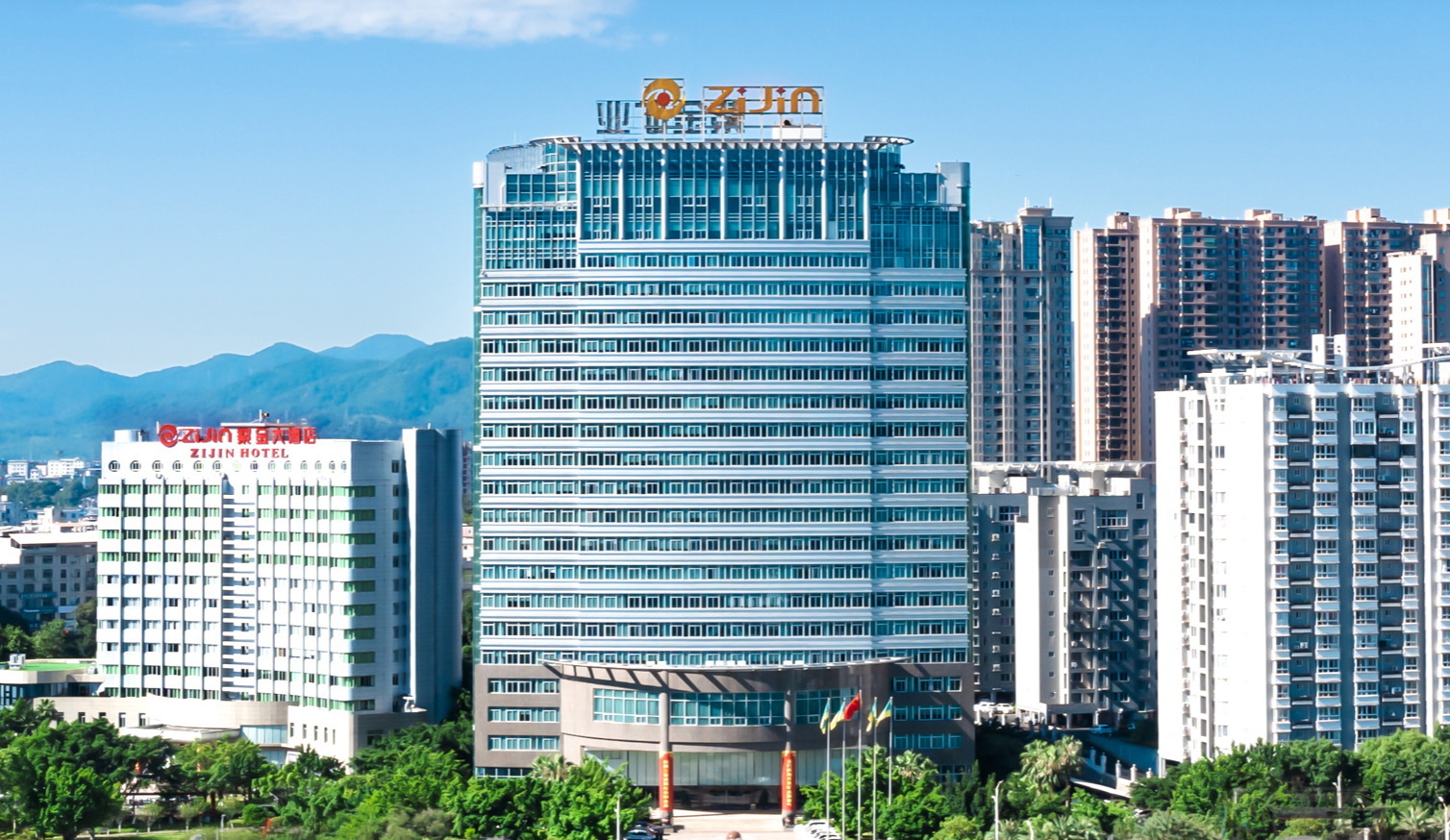 紫金矿业半年净赚233亿元, 超2023年全年盈利