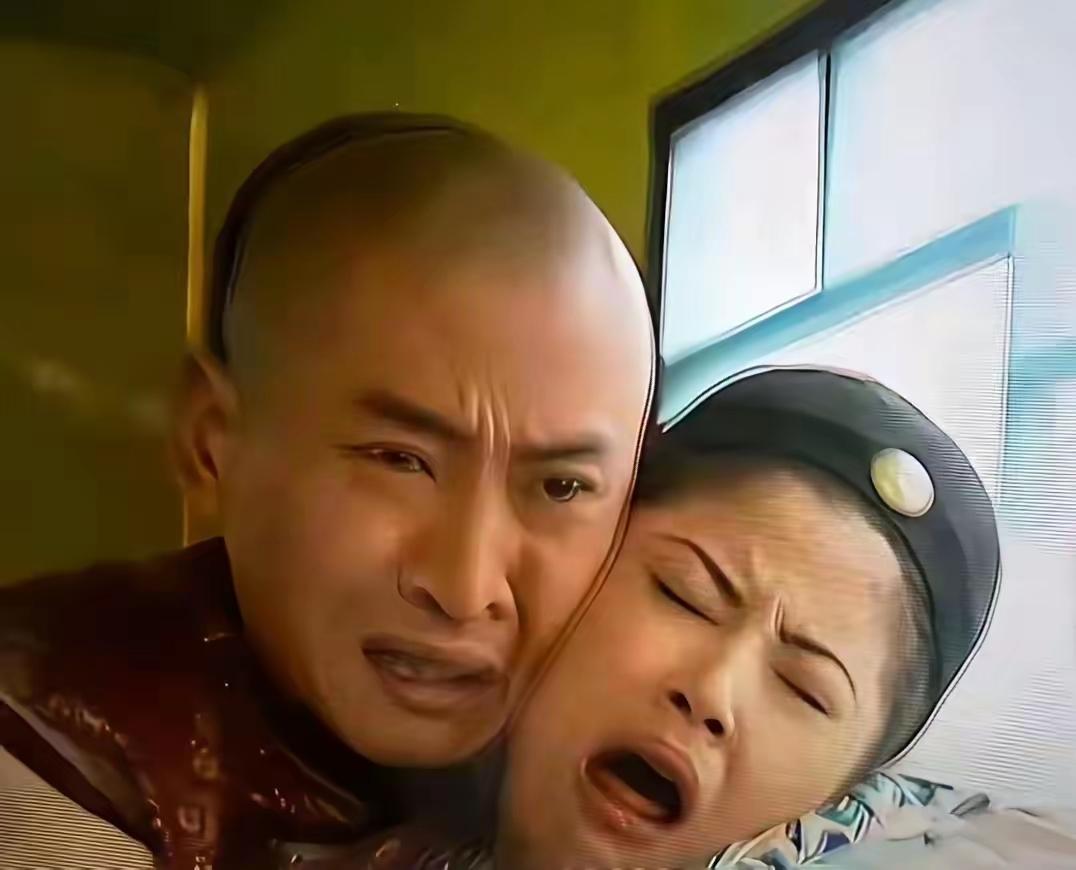 紫薇是不是和尔康有仇他这是想勒死她呢紫薇被尔康抱住排斥的原因可能是演尔康的演