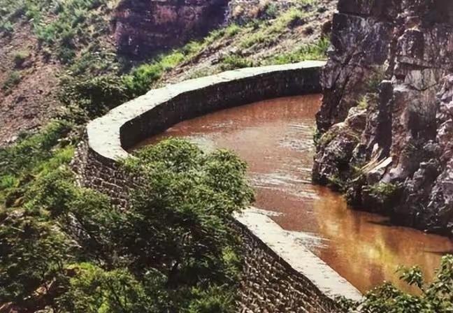 七千万十年零贪腐！红旗渠：纪律与血汗铸就的“天河”奇迹上世纪60年代的河南林