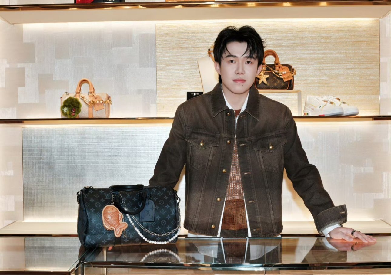 你好帅王楚钦！！怎么能这么帅呢哥！高级感扑面而来～