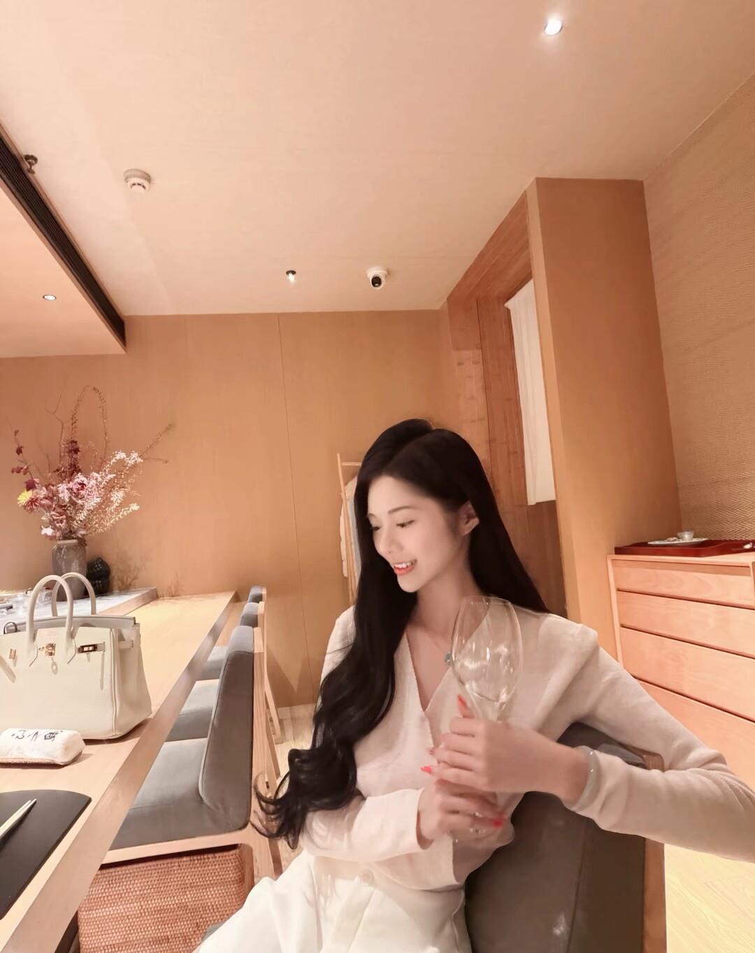 优雅下午茶时光，享受生活的美好瞬间🍵🌸