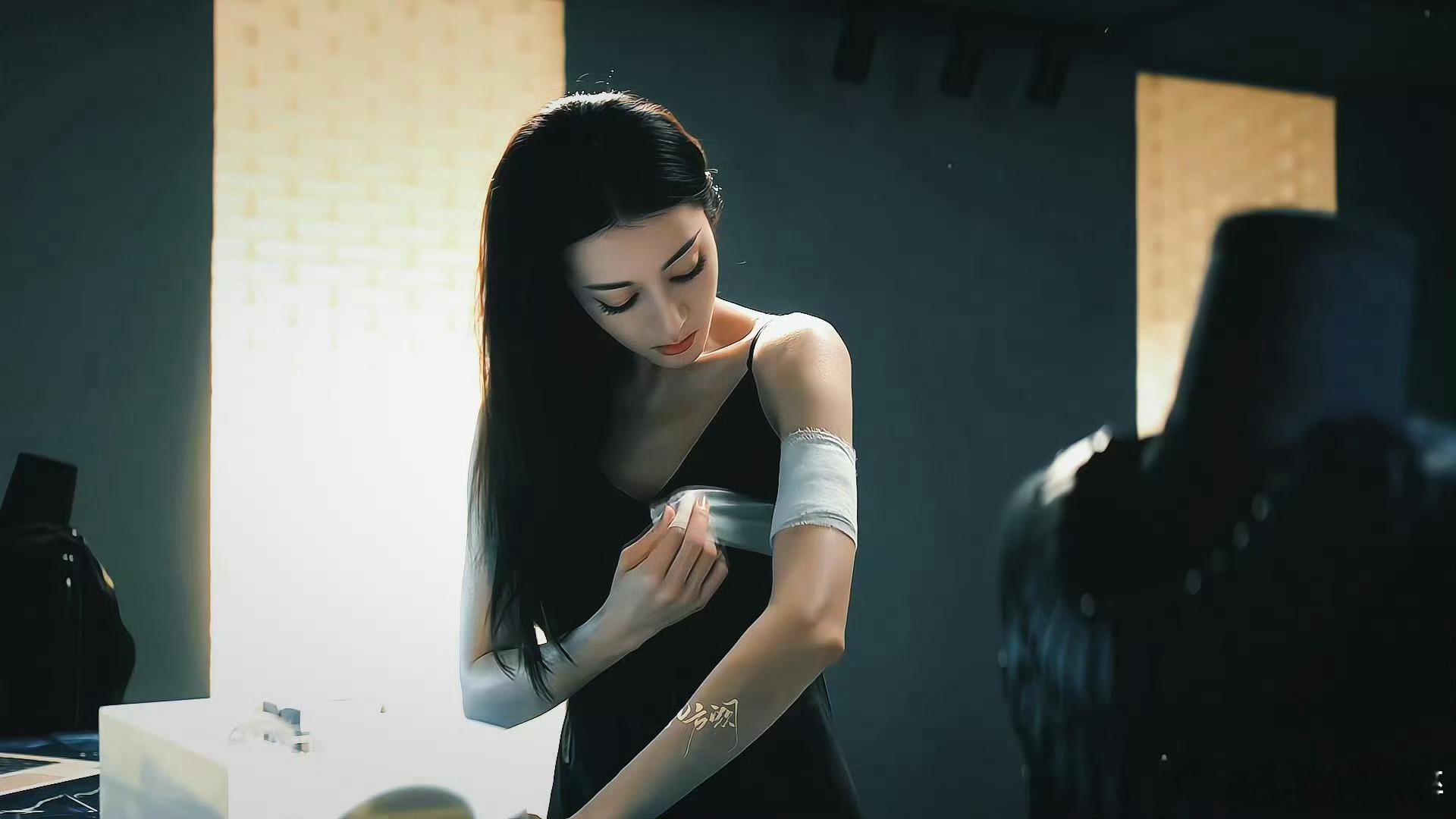 枭起青壤我的泪水从嘴角和鼻子流下