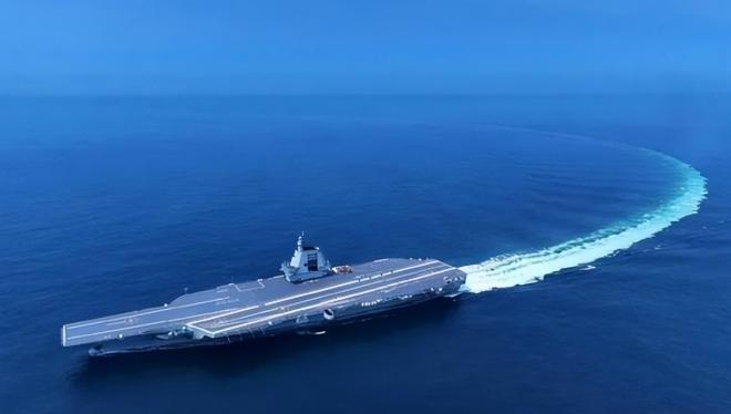 谢谢你张召忠！你真是伟大的预言家！2015年你就说过：“美国啥也不干，让东方大国