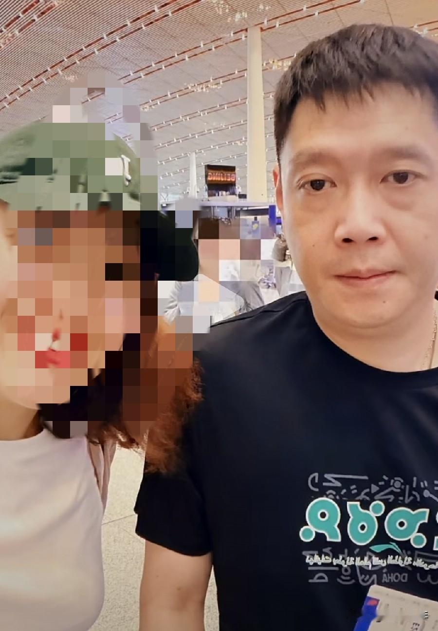 国乒亚运出征，很多人说没看到邱贻可？其实他去了，只是没穿出征服，所以不是那么的