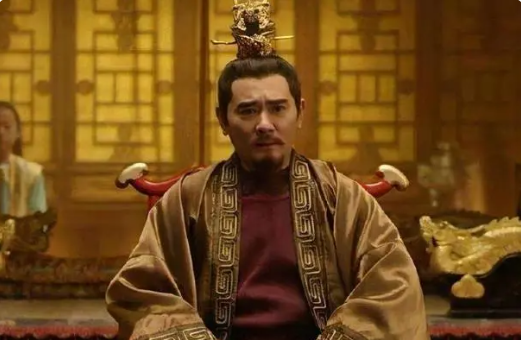 1189年，一天，一名宫女伺候宋光宗洗澡时，手不小心碰到了宋光宗的肌肤，光宗情不