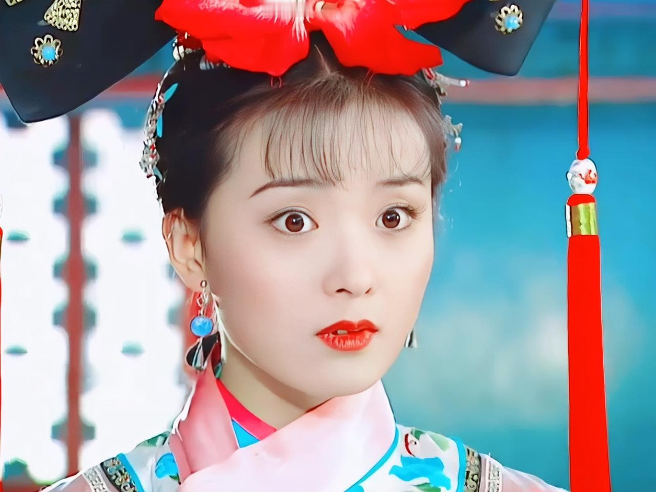 我超爱晴儿！《还珠格格》里，晴儿就像一股清流。王艳把晴儿演活了，她既有格格的贵气