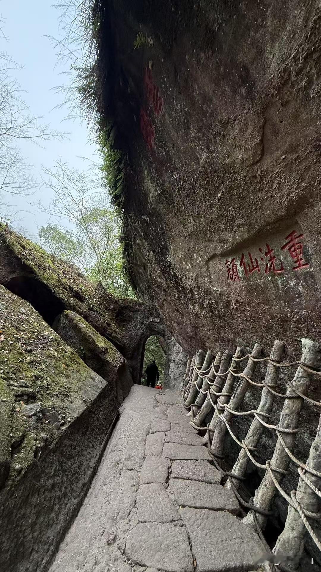 你作为单位中层，是否手里攥着点权力，就天天盘算怎么占下属便宜，怎么在领导面前抢功