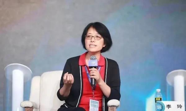 李玲：在生命不可逆的时候继续不惜代价医治亲人，还是选择放弃。再不要给他这种很剧烈