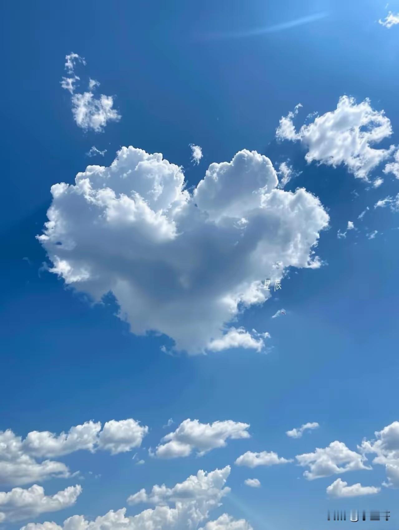 特别戳心的一段话，看完瞬间清醒：“我们总以为日子过得轻松自在，家里永远有热