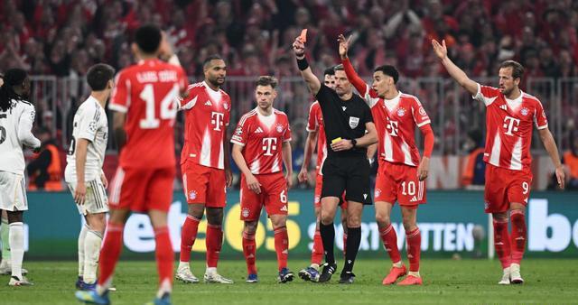 诺伊尔开球失误时，安联球场的计时器只走了36秒。居莱尔中圈吊射空门，皇马1-0领