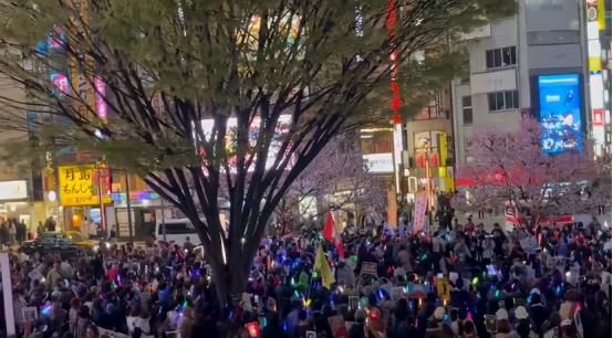 “高市与小泉向中国道歉”，日民众发出正义呼声，右翼绝不会低头 从3月2