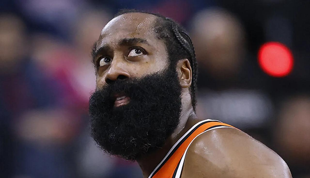 火箭登的场均得分，是历史级别的进攻盛宴。他用节奏撕碎防线，后撤步三分杀人诛心，突