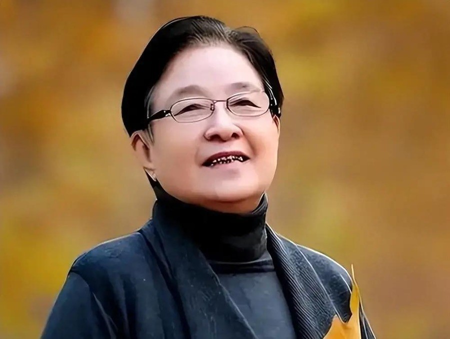 刘欢去世后毛阿敏被骂三天冷血，孙楠瘦到128斤那英演唱会临时加唱，谷建芬四个弟子谁活明白了刘欢202