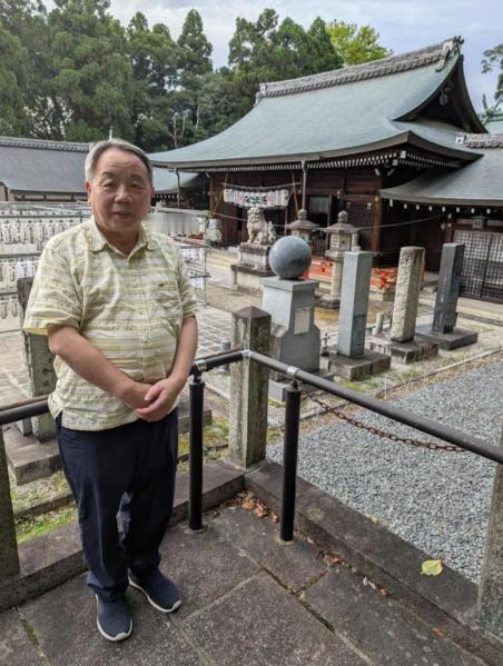北大培养的公派留学生、四川成都出的“当代汉奸”石平，8月又跑去参拜日本神社了！