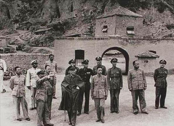 1947年，蒋介石来到延安，问一过路农民：你可见过毛泽东？谁想到，老农民的一番话