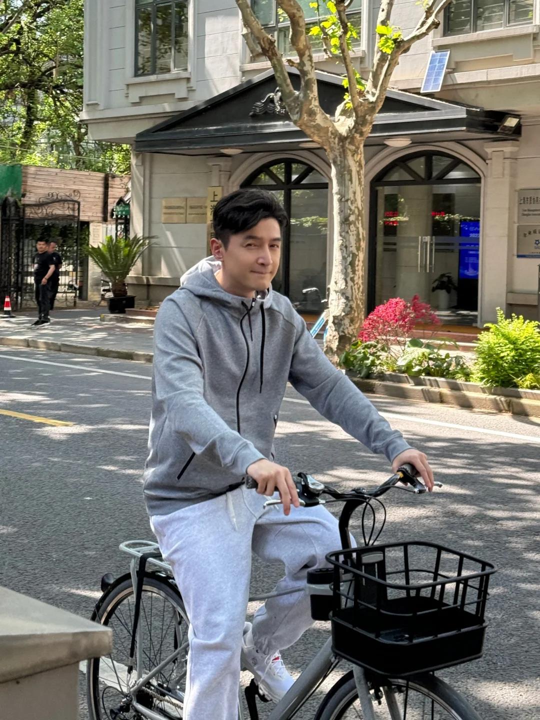 上海的明星，不管是体育圈还是娱乐圈，普遍都比较接地气。这不是说上海明星天生谦虚，