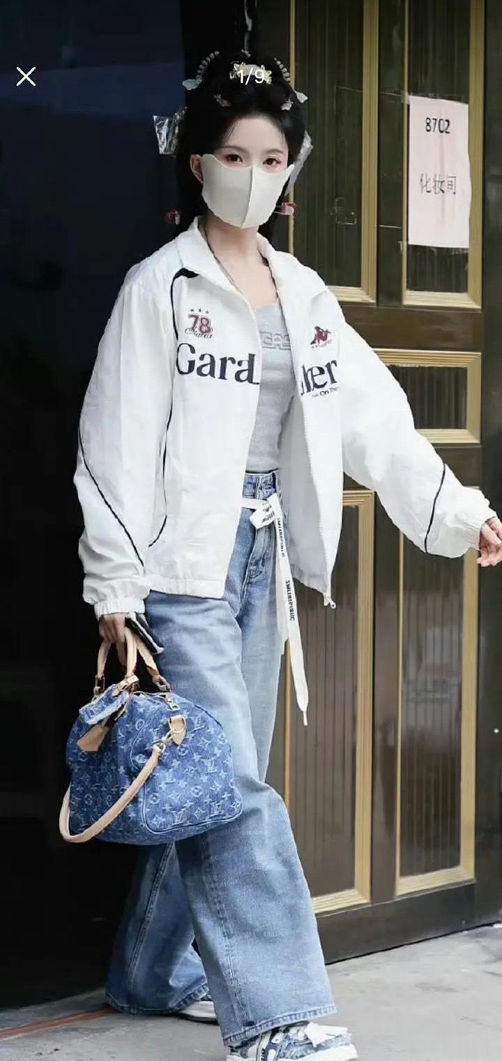 他俩哪天爆照了都不奇怪，到底是谁在炒作分手了