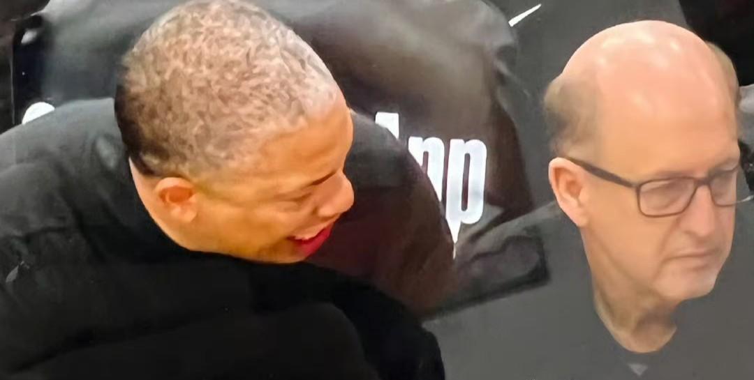 快船媒体给的几个解决办法里面，最后一条把主帅换成迈克马龙很难。快船目前在赛程这