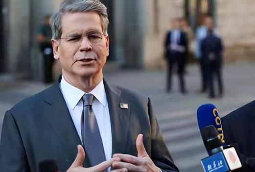 预判了美国的预判！就在美国高调官宣封禁AI芯片第二天，英国媒体就爆出猛料：中国科