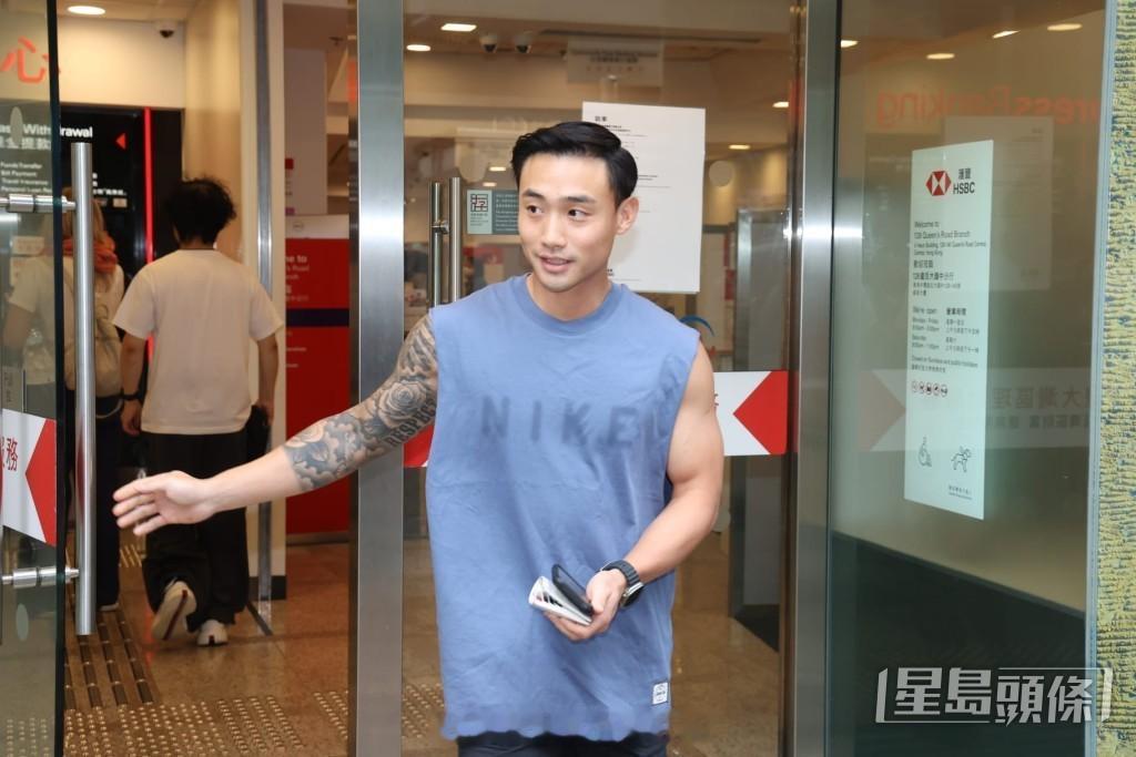 蔡卓妍林俊贤结婚｜星岛头条独家直击阿Sa丈夫Elvis行踪，二人泰国秘密举行婚礼