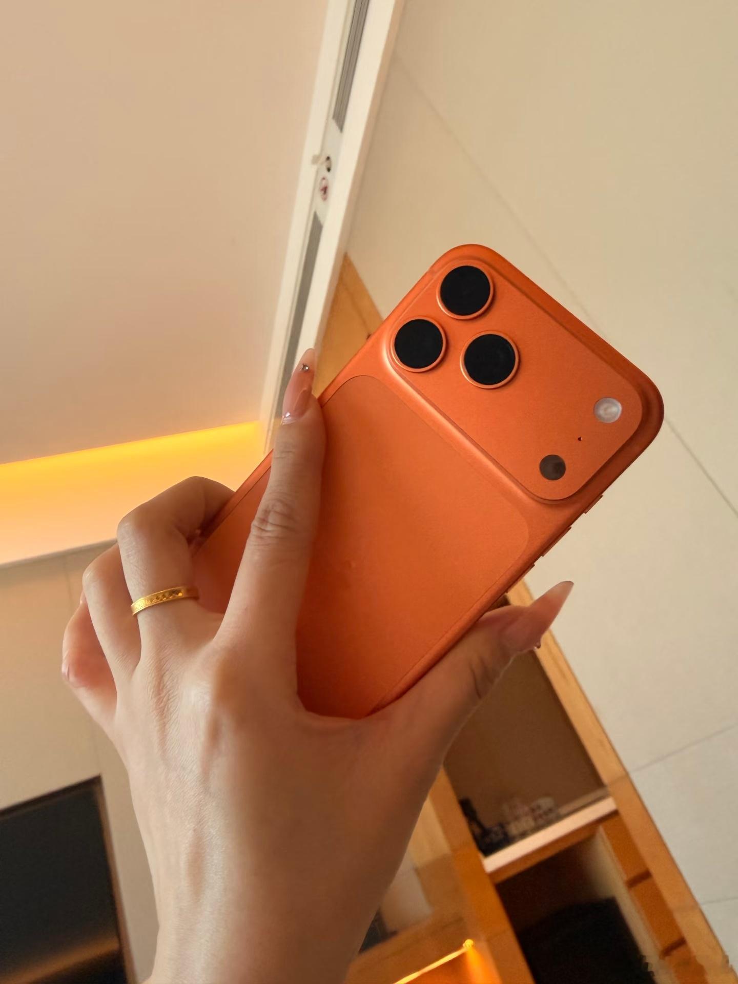 iPhone17或率先涨价咋突然听说iPhone17要涨价啦，属实有点想不通哎