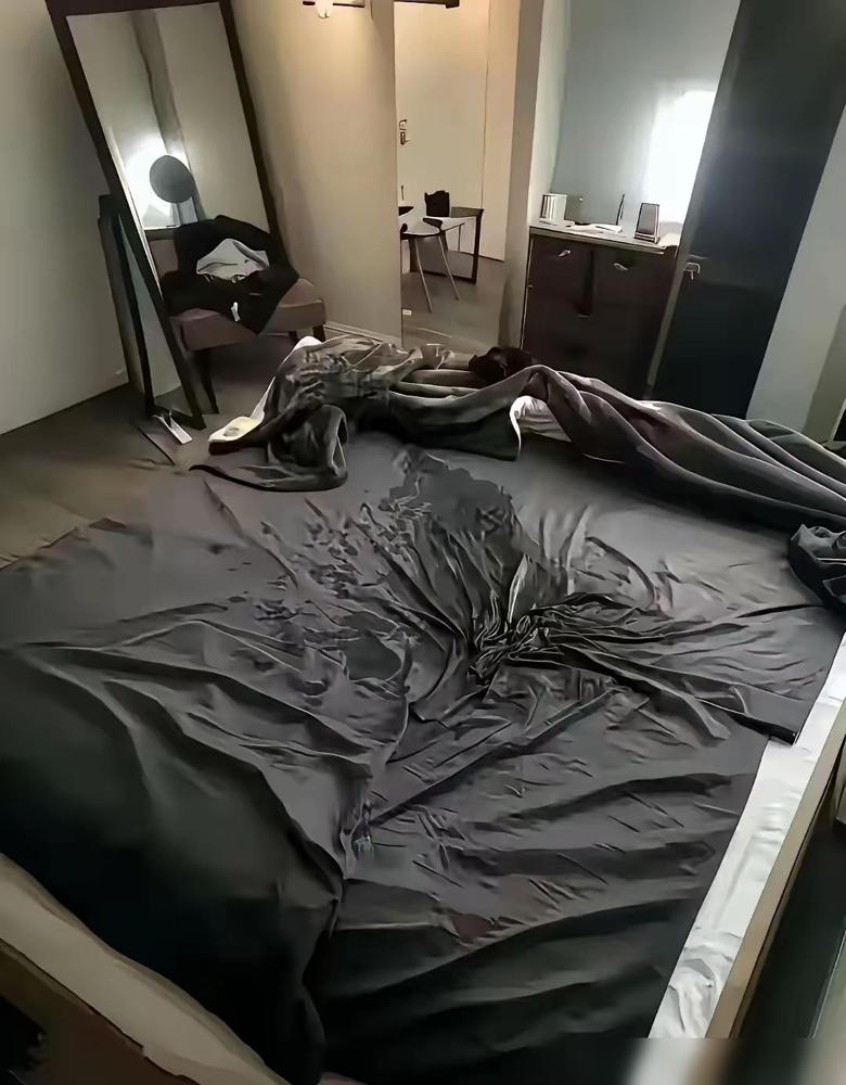 我干客房保洁工作才个把月，味道可把我熏死了“毁三观”，今天打扫的是一间钟点房，入