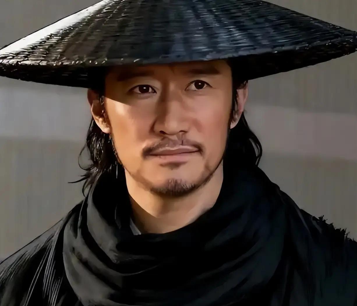 成龙的功夫电影影响了几代人，大哥是世界明星。李连杰的功夫片很漂亮，打法行云流水，