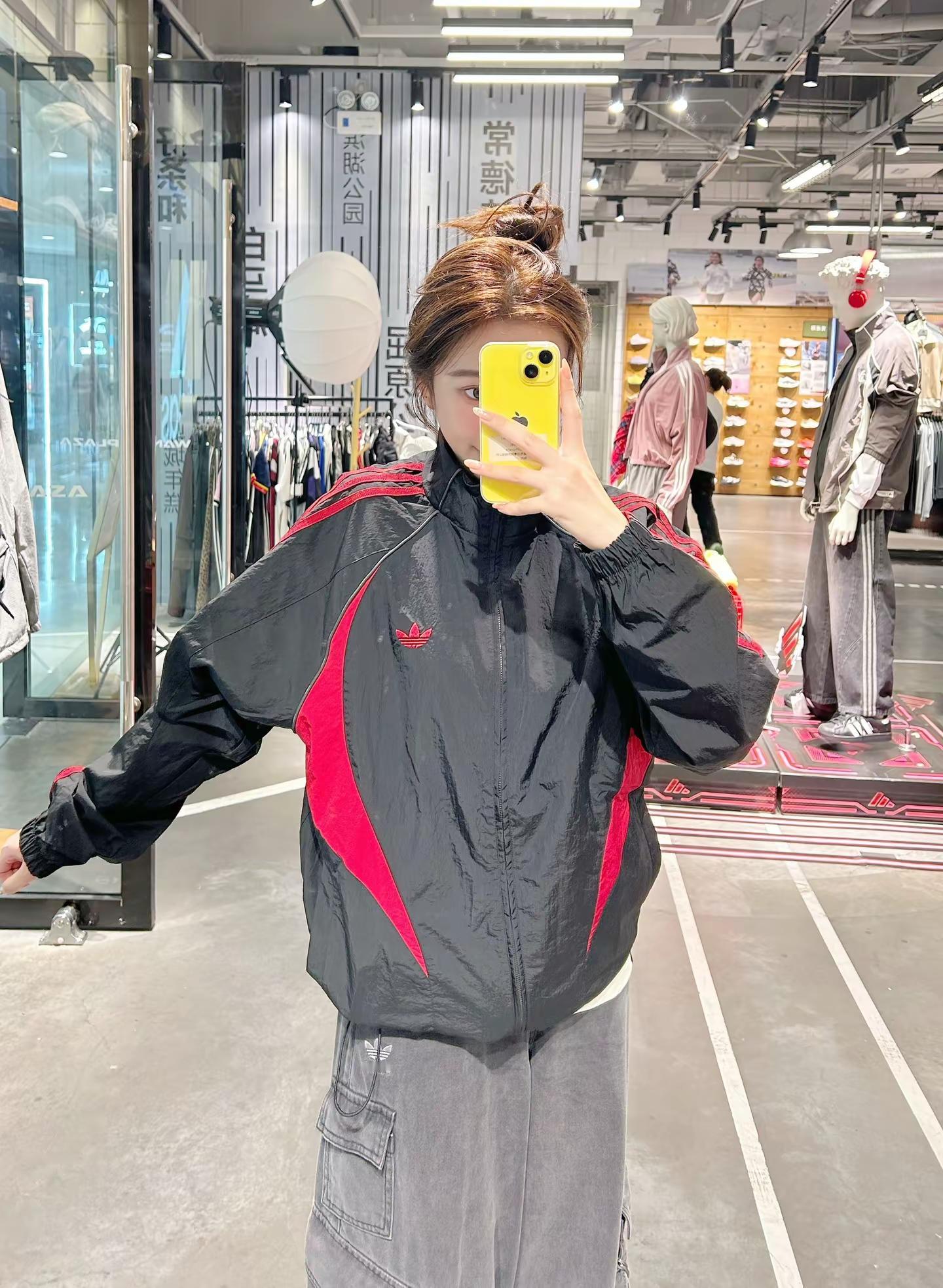 王鹤棣同款好帅呀。今日份冲锋衣穿搭今日份冲锋衣穿搭被问爆ootd阿迪运动套装