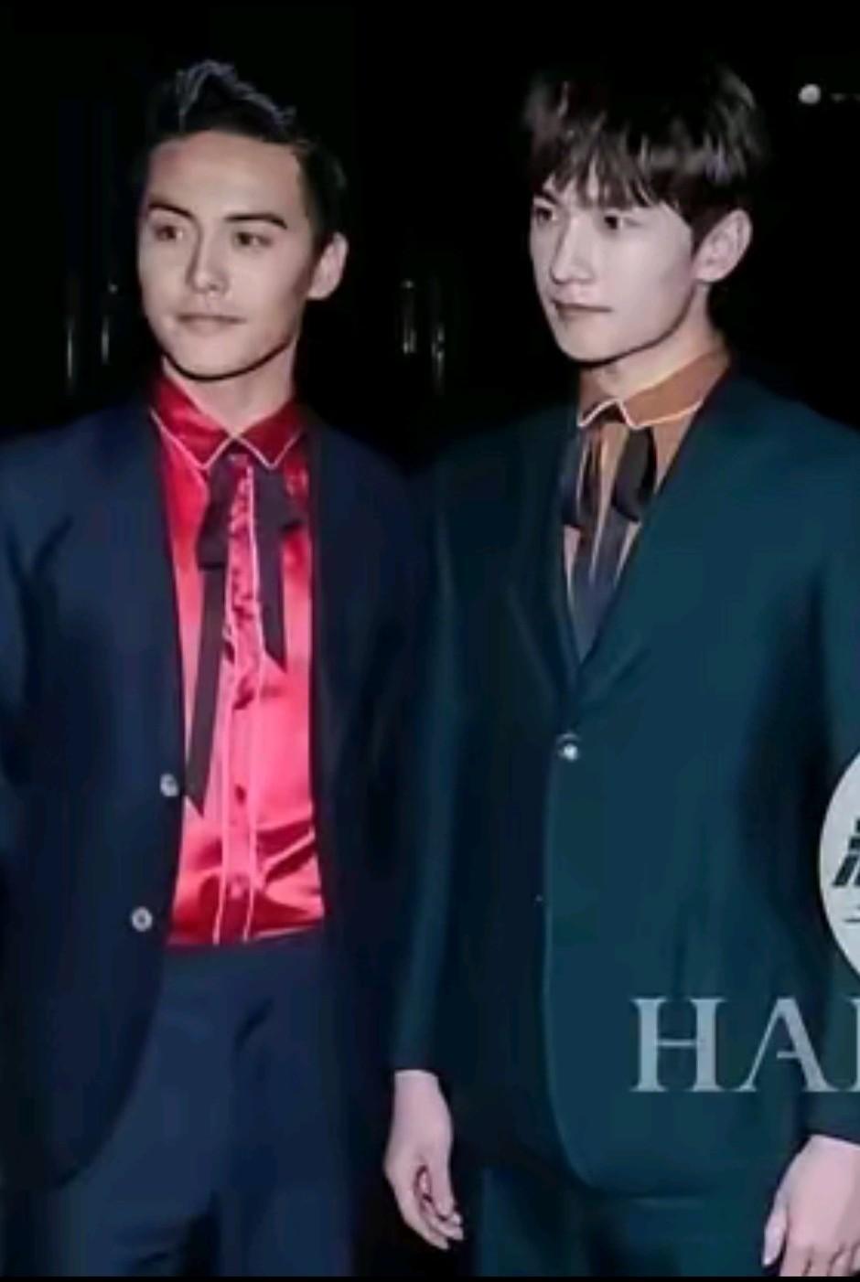 这个和杨洋在一起的是谁？杨洋和他在一起颜值完全不占一点儿优势，杨洋一直被大家称为