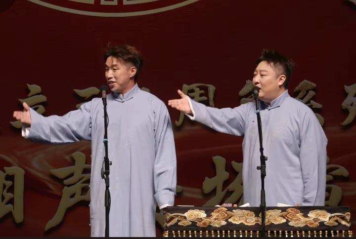 哈哈，烧饼曹鹤阳9月30日上海相声专场返场直接唱巜劝善歌》，没有任何互动！小心谨