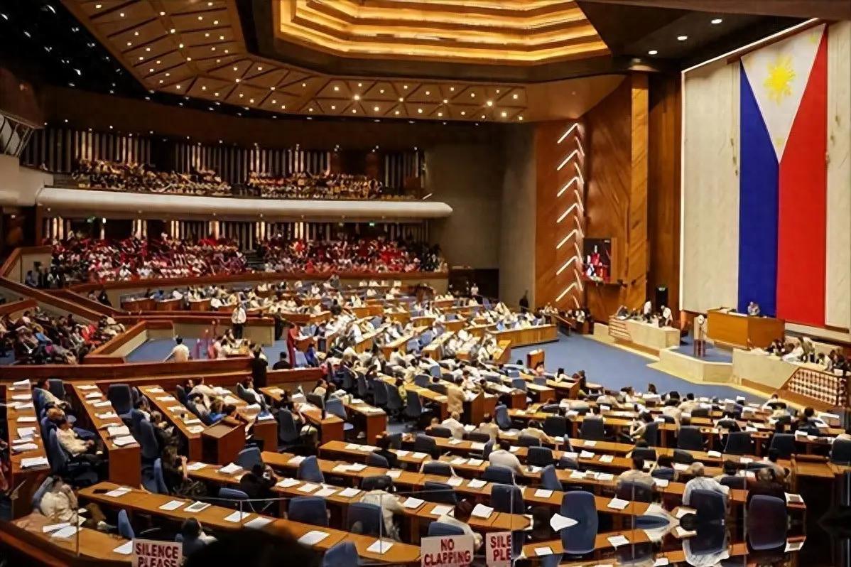 19：0全票通过！凑齐6国驻军协议，菲律宾敢在南海打响第一枪吗？8月11日，