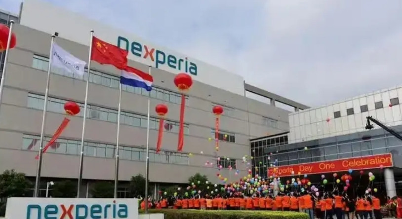 荷兰冻结安世半导体资产后，中国禁止出口安世中国生产的部件和组件。这就意味着荷兰安