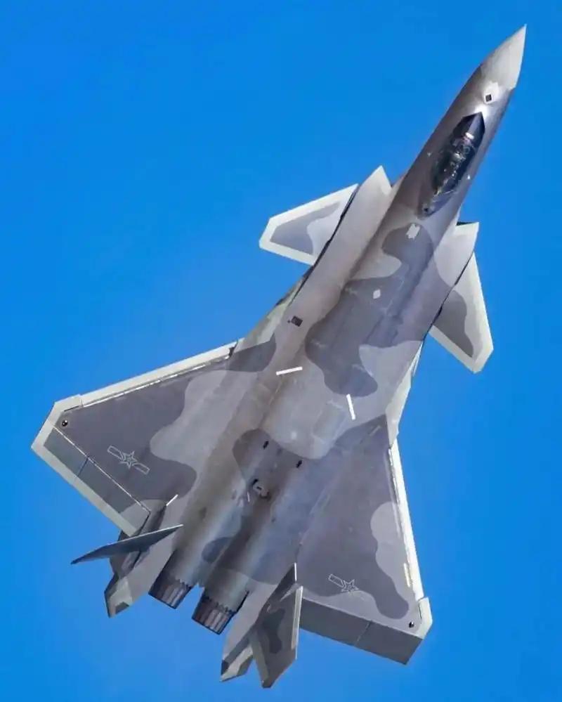 西方一直盯着中国的新装备亮相，总想着摸清中国军工的真实水平，可他们到现在都没敢承