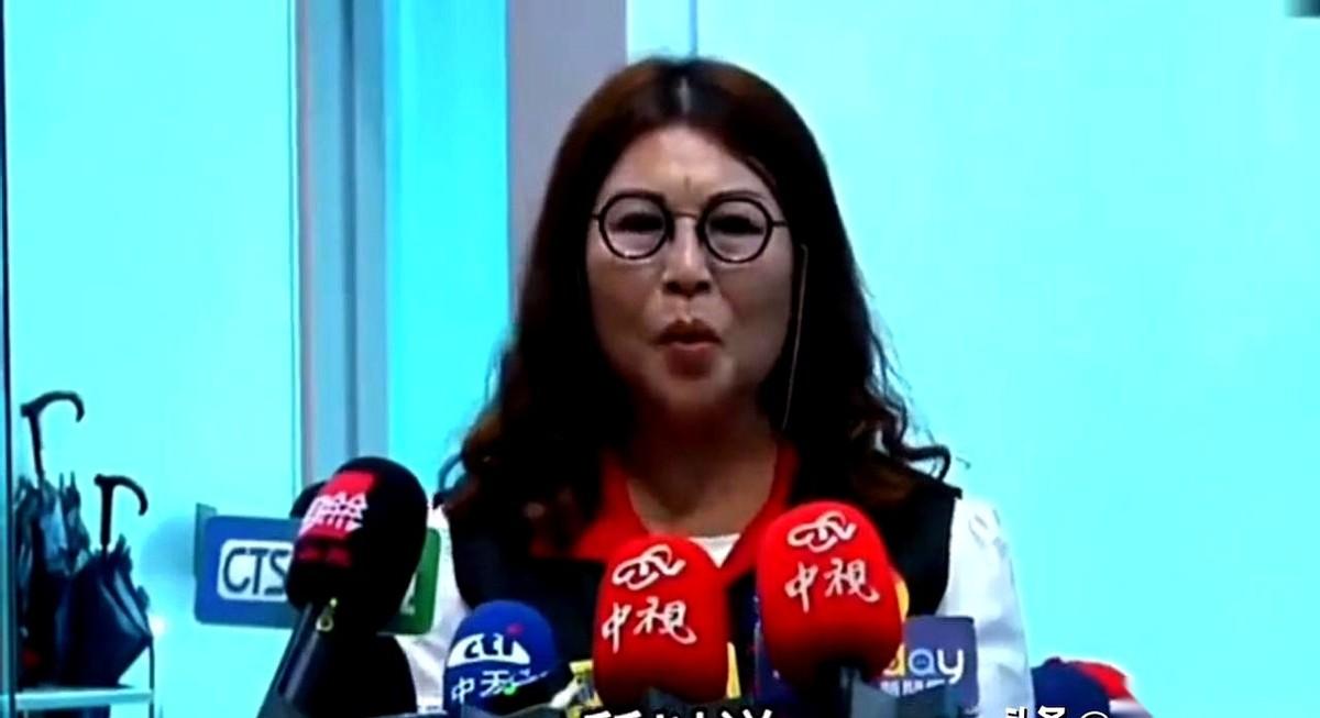 我跟你说，最狠的从来都不是敌人，是自己人。今天这事儿，简直了。穿着一身绿，跑去