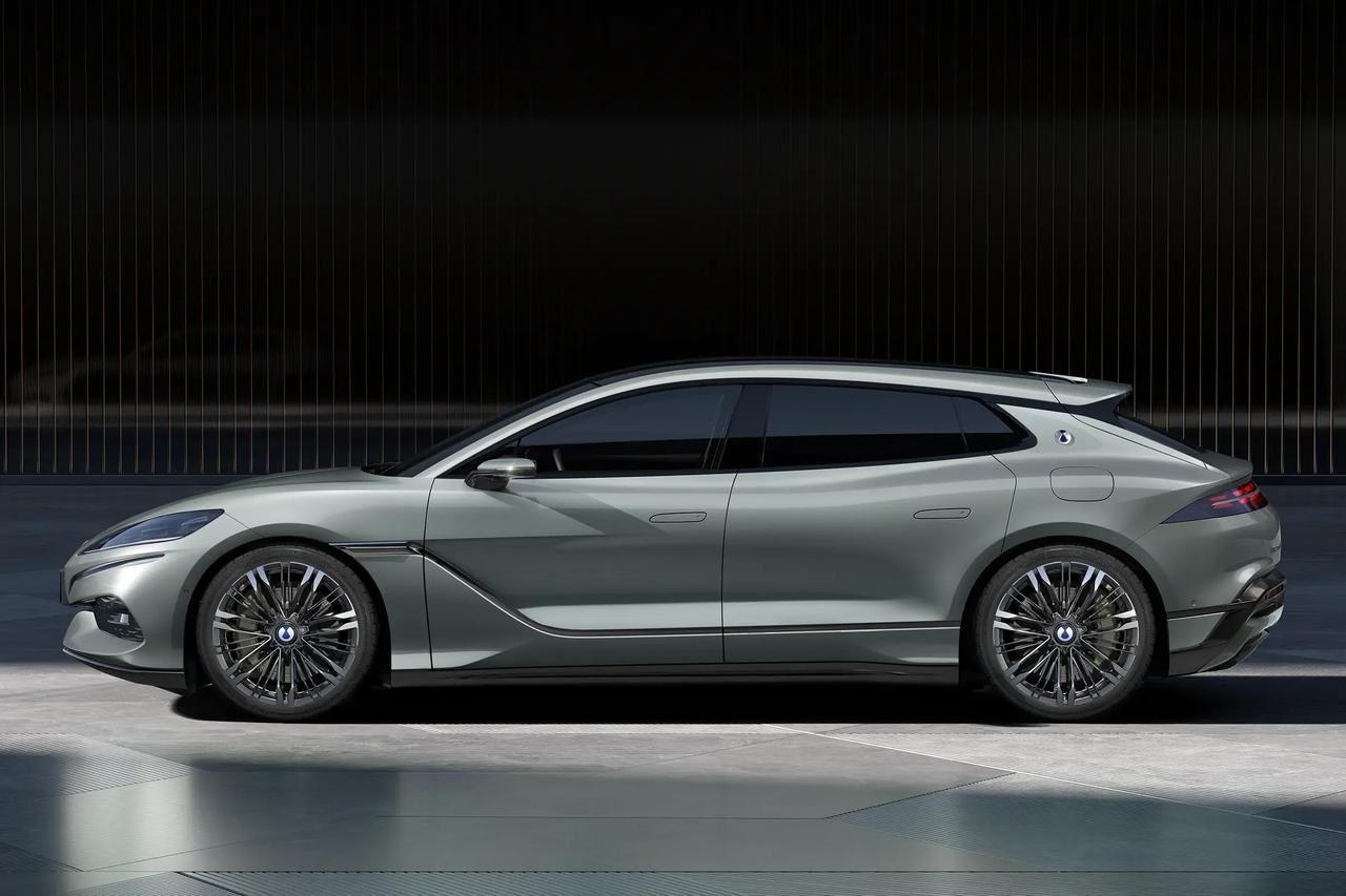 买新能源车时记住：越是没有家充，越应该买纯电！相信很多没有家充条件的朋友，买