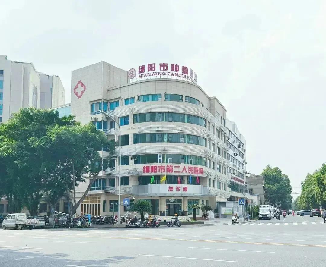 很多人拿到报告看到“癌前病变”这四个字，一下子就慌了，以为自己已经得了癌症，这里