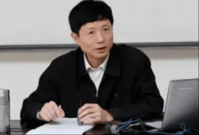 1958年出生的艾跃进曾说过：“让工人下岗，还要人家从头再来，你们为什么不从头再