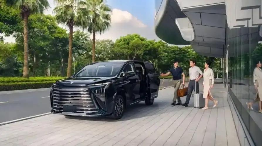 2025年买车顺口溜：1，要舒适—-买大不买小；2，要运动—-买小不买