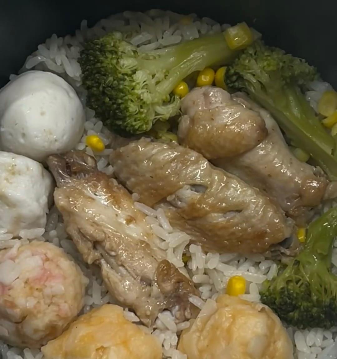 同事叫我去她家吃饭，就吃这一锅炖？惊呆了，还有这吃法，难道这是广东人的特色做法